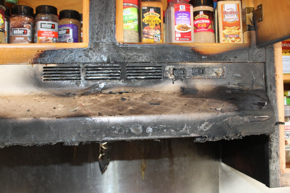 AshevilleFD's tweet image. AFD companies were dispatched to Bingham Rd today for a structure fire. The fire was a result of unattended cooking.  Reminder: unattended cooking is the leading cause of kitchen fires, and kitchen fires are the leading cause of house fire! #NFPA #KitchenFire