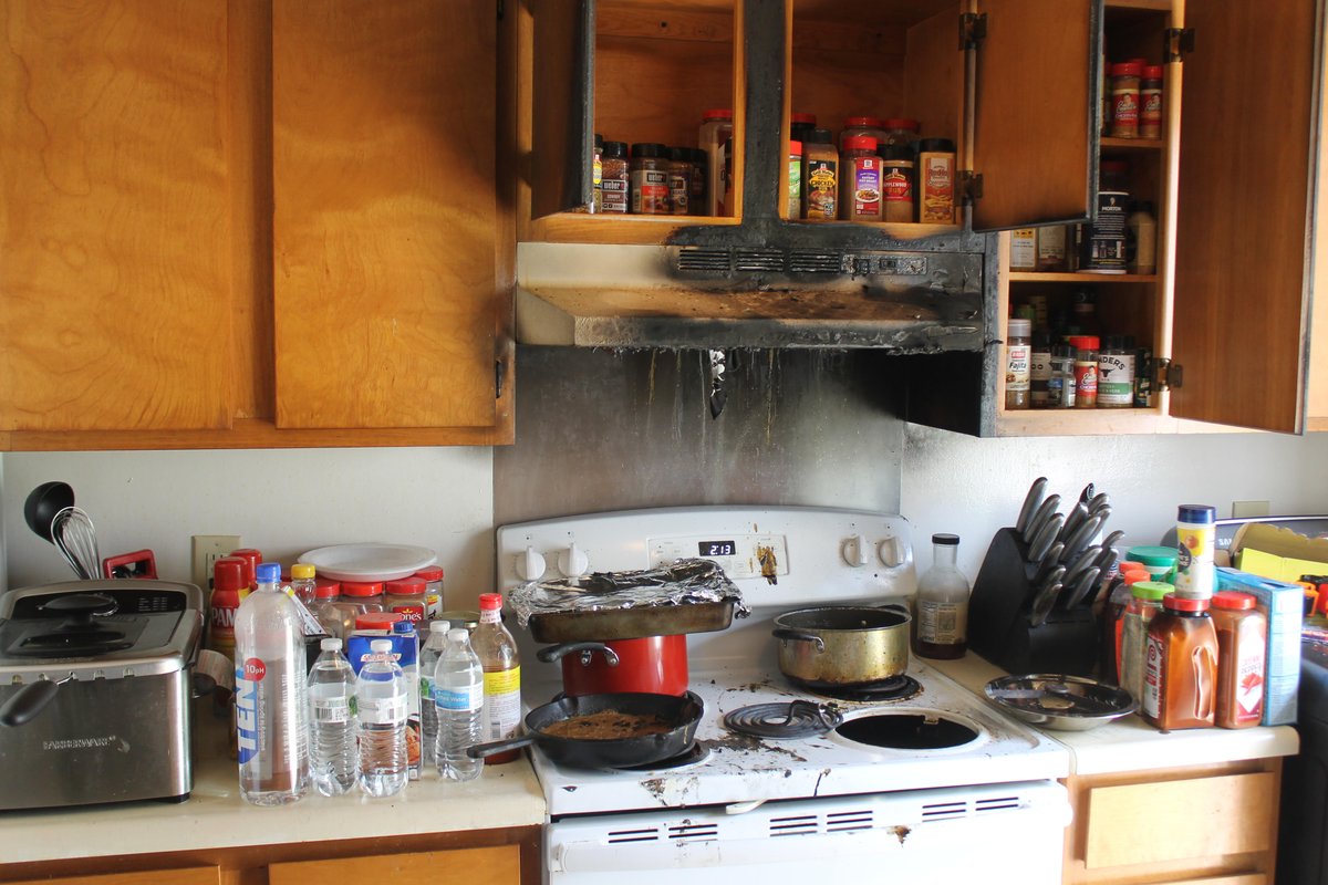 AshevilleFD's tweet image. AFD companies were dispatched to Bingham Rd today for a structure fire. The fire was a result of unattended cooking.  Reminder: unattended cooking is the leading cause of kitchen fires, and kitchen fires are the leading cause of house fire! #NFPA #KitchenFire