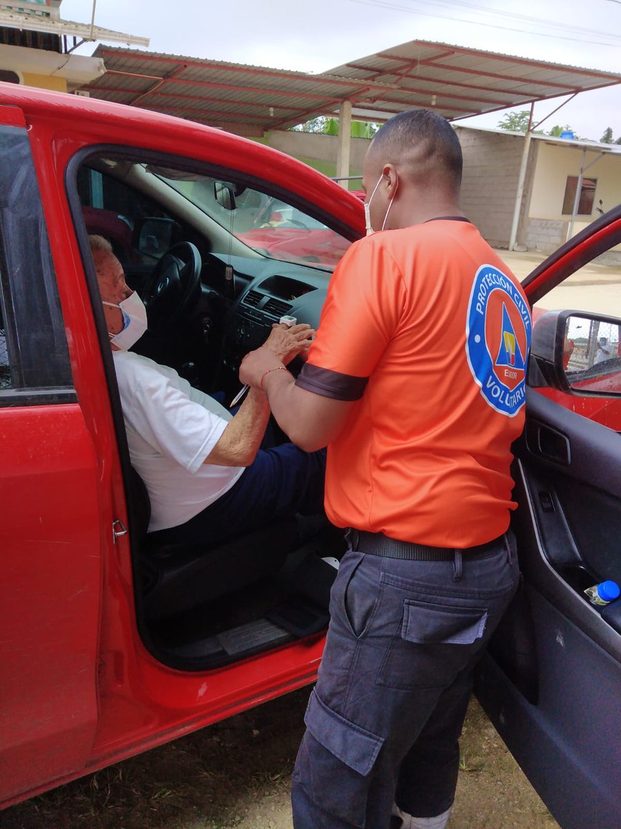 ElProteccion's tweet photo. Protección Civil El Oro  culminamos el  proceso de vacunación, con más de 3 meses que nuestros Voluntarios lo han realizado en el Cantón Santa Rosa, incluyendo a la Isla Jambeli. Hacemos el agradecimiento a la Lcda Jordanka Sosa Coor MSP
#SoyVoluntario 
#proteccioncivilecuador https://t.co/aFKrXbchKF