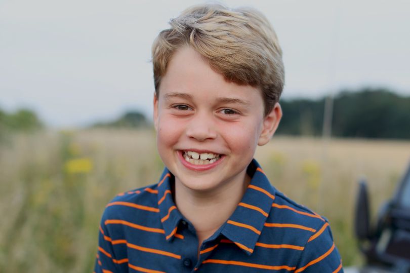 BREAKING Prince George in nod to great-grandad Philip in new picture for eighth birthday mirror.co.uk/news/uk-news/p…