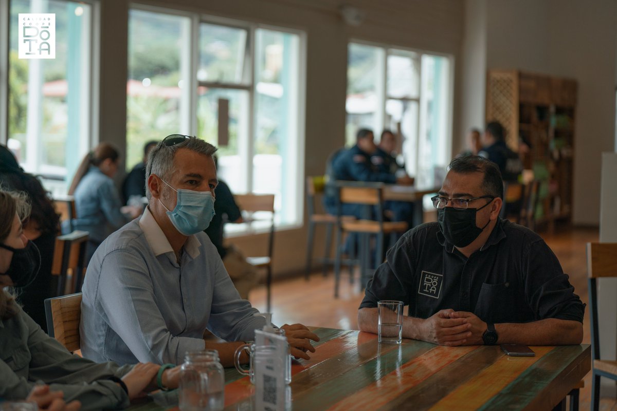 Esta mañana tuvimos la visita del señor Embajador de Isarael, <a href="/AmbOrenBarEl/">Oren Bar-El</a>, con quien conversamos sobre nuestro trabajo y posibles alianzas que se pueden entablar con esta república hermana y empresas de origen Israelí. Agradecemos la visita del Embajador. #CalidadCoopedota