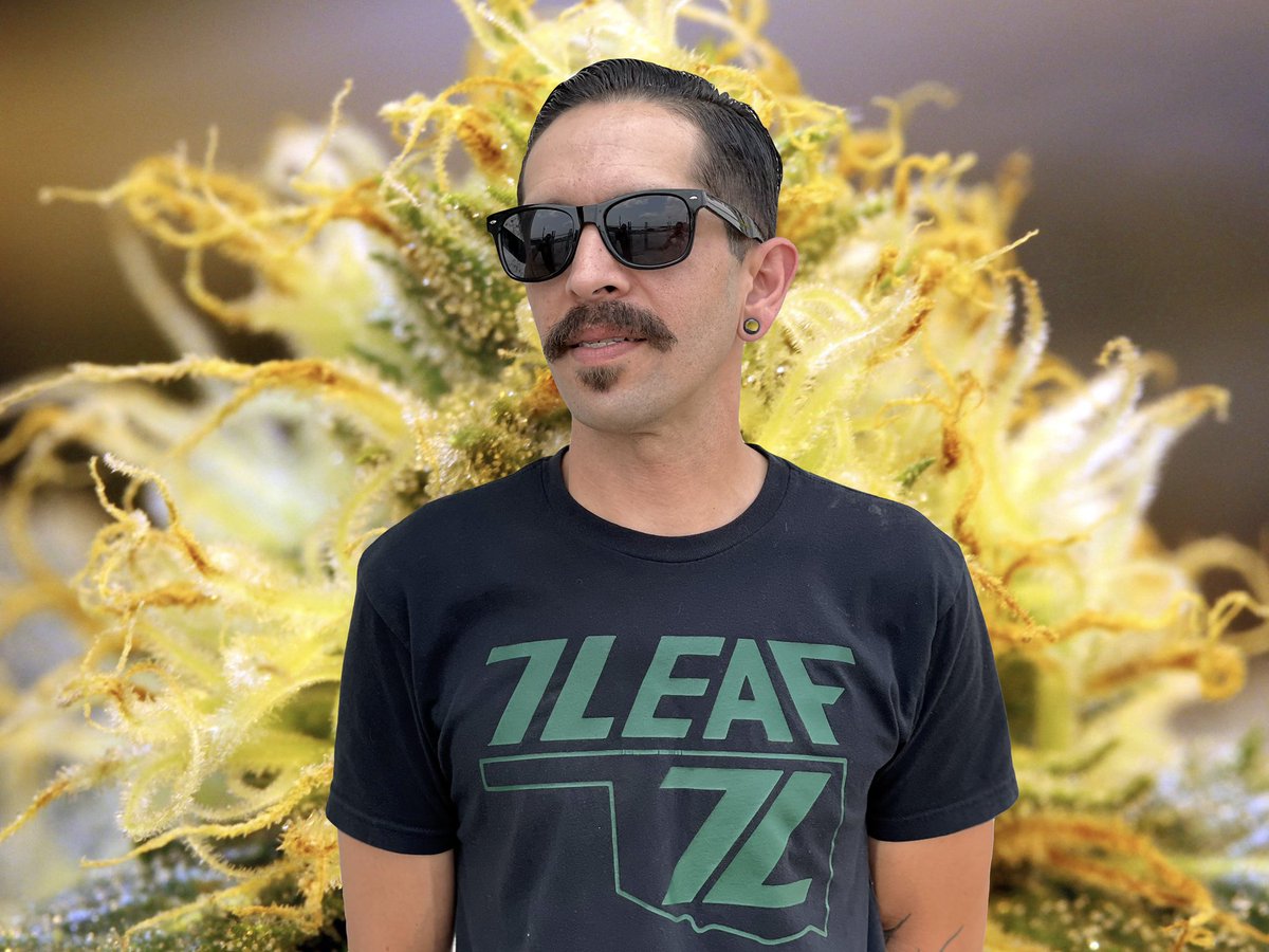 7Leafok's tweet photo. Why does Sean have his glasses on? Because the future of 7Leaf is so BRIGHT! 🌞
-
-
-
#7leafok #okmmj #oklahomagrown #oklahomagrower #cannabisgrower #cultivator #cannabiscommunity https://t.co/ZW7TtWW3wS