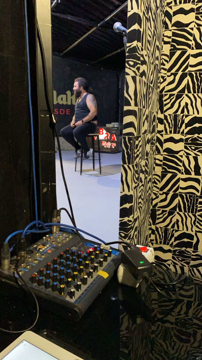 efedeproduccion's tweet photo. 📣Y arranca  "La Vida es Rocanrol" desde @El_Patio__ #Ogrobe 
Con🎙️ @miguelelsevilla 💥 

👉Mañana jueves os espera en el Anfiteatro de Veracruz O Carballiño!! @CONCELLOCARBALL TODAS LAS ENTRADAS VENDIDAS!!!

👉Y el viernes 23 en Plaza De Toros de Haro @aytoharo
 @paresonones_es https://t.co/eX7y11M262