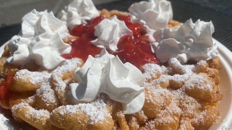 Merced_CA_Fair's tweet photo. Happy #NationalJunkFoodDay! We’re daydreaming about all the tasty treats our food concessionaires bring every year to the #MercedCountyFair 🤤🍕🍦💭Let us know your favorite junk food to splurge on while visiting the #MercedCountyFair! https://t.co/H9vqd9RHbf