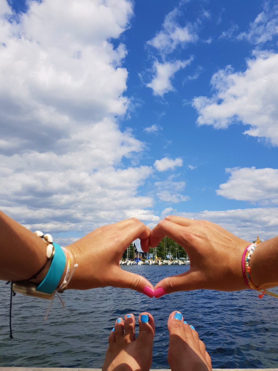 HeyItsMeMissJT's tweet photo. Everything is fine when there is sunshine! #SailAway #WednesdayVibe #LakeLife #LongWalksAroundTheLake A 10km kind of day. Boardwalk break. #CardioWithAView #StepItUp #RamseyLake β΅οΈβοΈππππββοΈ https://t.co/CDPe8hcmdf