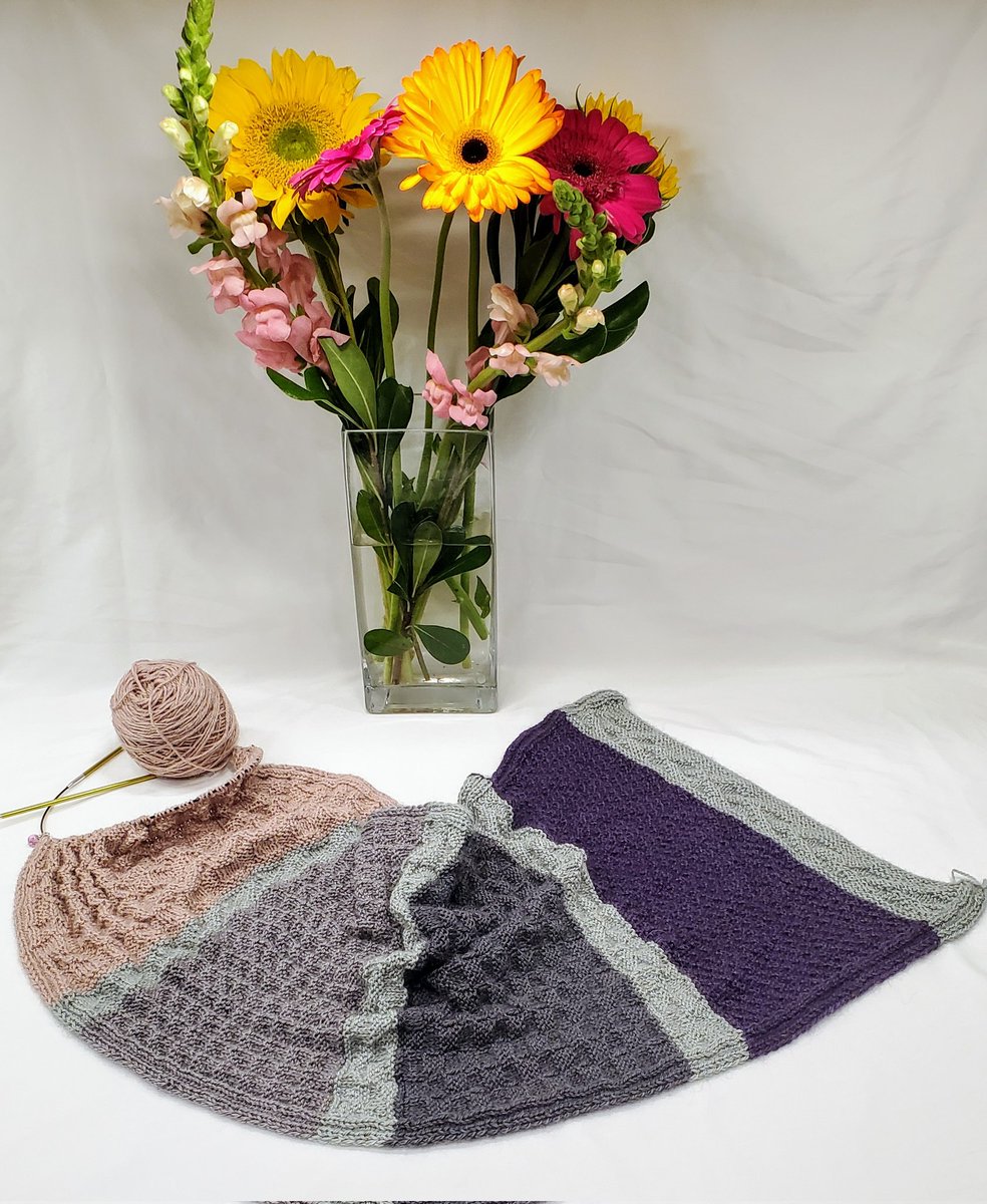 Having a blast with the #2021efasummerkal!
What KALs have you joined and what do you like about them?
Pattern: Reprieve
Designer:instagram.com/frommetoewe
Yarn:<a href="/ExpressionFiber/">ExpressionFiberArts</a> Vellum Fingering
#expressionfiberarts #knitlove #knitaddict #wipwednesday #knitallthethings #knitlife