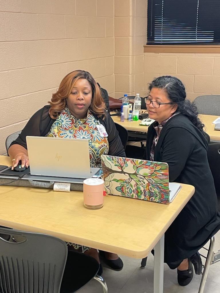 AdigunLaSondra's tweet photo. Curriculum is hard work but good work when serving the 7th largest district in the nation! @HISD_ELA TDSs write to help Ts & Ss build relationships, build teacher capacity, β« effectiveness of instructional planning & delivery, & +impact learning outcomes.
#mastercoursematters https://t.co/6JuPzdx8js