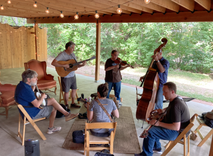 belafleckbanjo's tweet photo. I'll be debuting my newest bluegrass material this weekend at #RockyGrass w/ Michael Cleveland, Sierra Hull, Justin Moses, Mark Schatz &amp; Bryan Sutton. Here we are practicing. It's sold out but you can stream everything on @mandolinlive here: https://t.co/5616jnKasV https://t.co/ILLg3I0T62