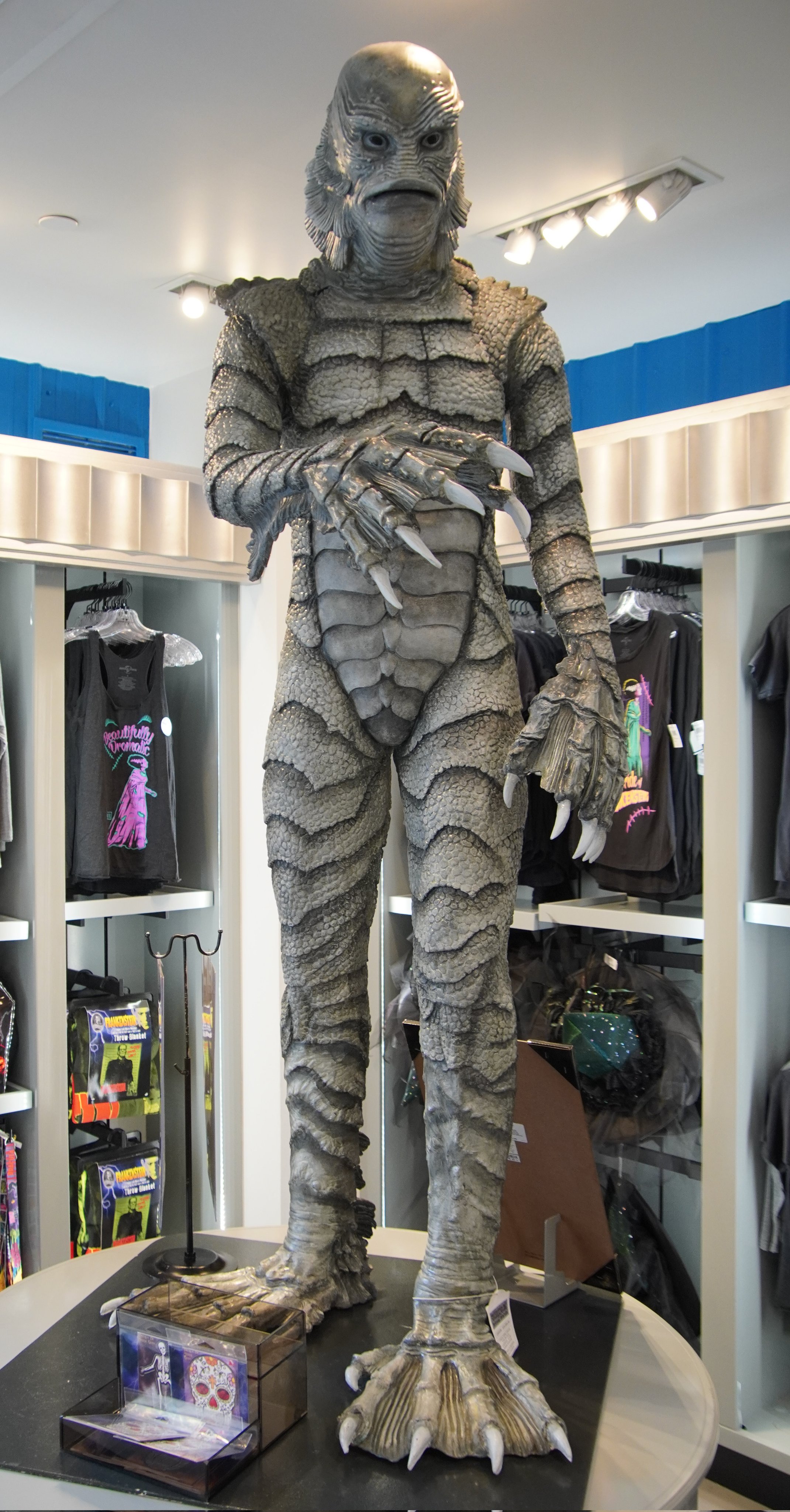bioreconstruct on Twitter: Life size Creature From The Black Lagoon figure available at Universal Studios Florida. $25,000 https://t.co/ebygcBlgTn / Twitter