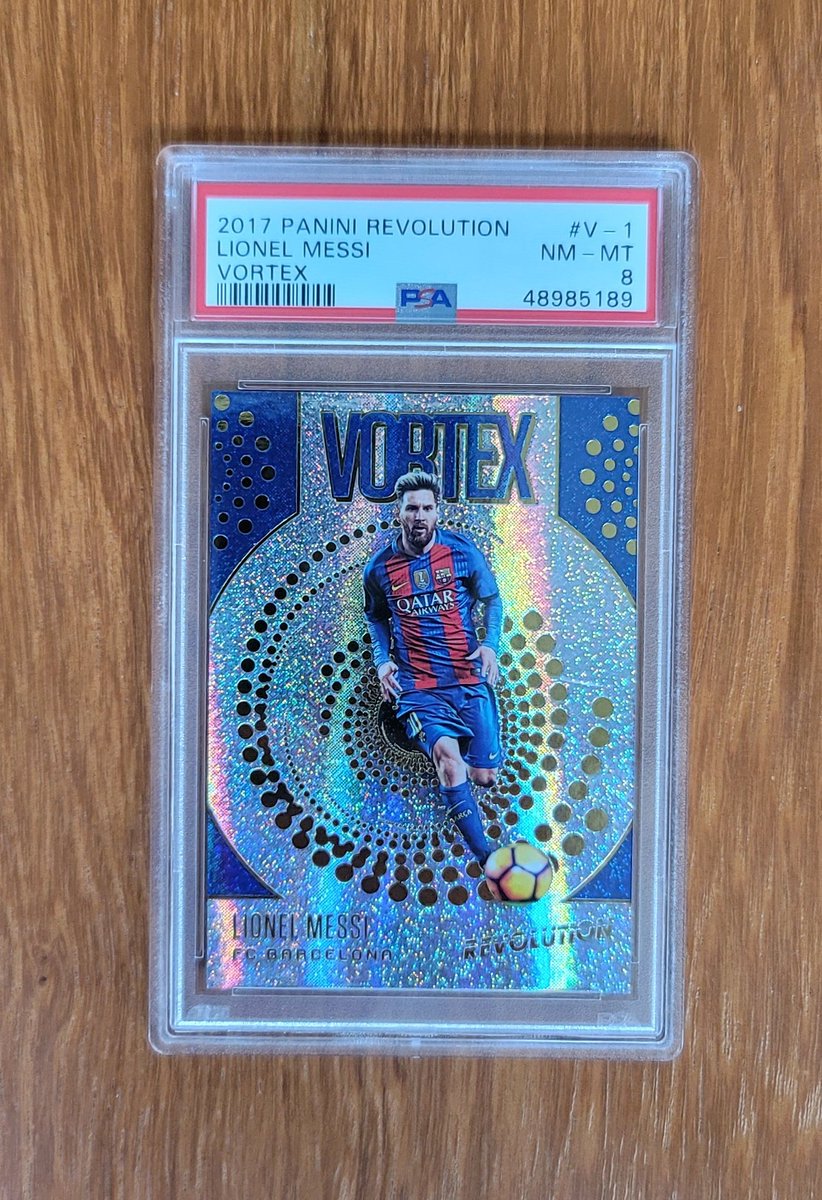 DamianDROB's tweet photo. 🚨⚽️ MESSI GOAT GIVEAWAY 12⚽️🚨

To Enter:
1. Like ❤️
2. Follow @damian_rodrigo @bendingcolors @blondiescards
3. Retweet ♻️

Winner will be selected tomorrow before the end of the day, and will receive this 2017 REVOLUTION MESSI PSA 8⚽️ 

Good Luck! 🍀#thehobby #soccer #messi https://t.co/8bGHgDKeIE