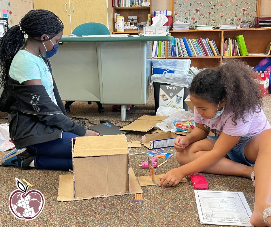 SSPPS6's tweet photo. Summer Learning Academy 5th graders are getting hands on experience with history! They spent last week learning about castles, then created their own blueprints, using the concepts they learned, and built them out of recycled materials! #SSPpride #SSPlearns #PYPinSSP https://t.co/4HRUGcMylk