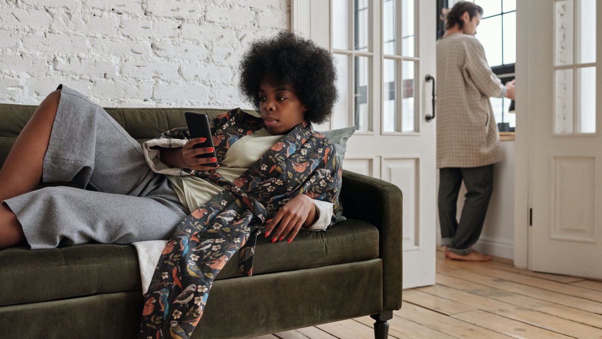 KidsHelpPhone's tweet image. Whatever is going on for you, our team of crisis responders will be there to listen and support you through it without judgment.

Young people text TALK to 686868 and adults text WELLNESS to 741741.

#LetsTalk | #MentalHealthMatters