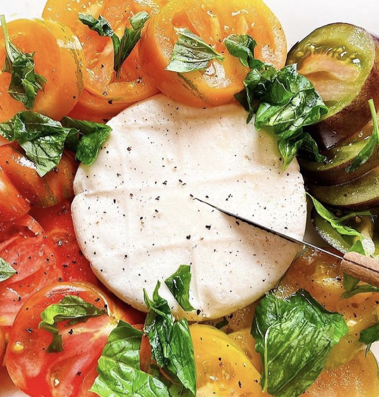 Our favorite summer combo? Fresh tomatoes and basil from the garden and a wheel of Miyoko’s Mozzarella. This gorgeous vegan caprese via cacaoforcoconuts_ on Instagram
