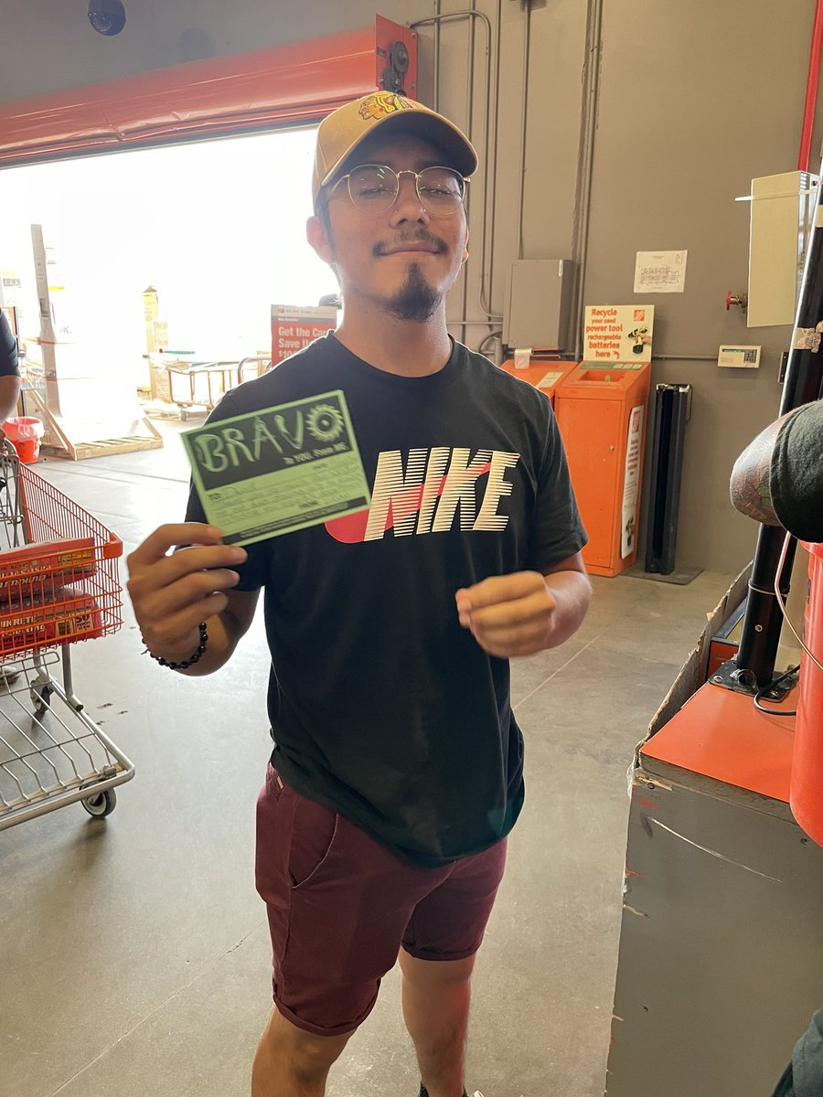 They are the backbone of the service desk and never fail in providing amazing service not only to our wonderful customers but their coworkers Thank you for everything you guys do we wouldn’t survive without y’all @OscarM_8523 <a href="/Pro8523/">Kaitlyn</a> @Mayra_THD @MariFino8523VOA @Fuerstenberg15