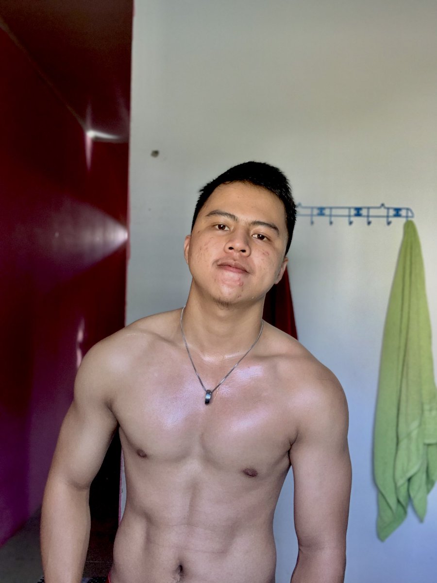 kunhendi1's tweet image. 65 kg hobby makan😌