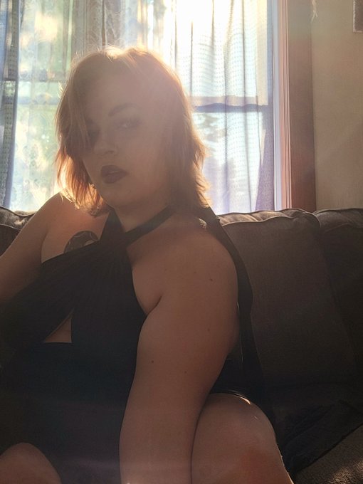 I got this dress for my date and i love it! #hotgirl #woman  #Date #poly https://t.co/AssS1Qm8B0<a href="/tag/hotgirl"class="tags">#hotgirl</a><a href="/tag/woman"class="tags"><span>#woman</span></a><a href="/tag/date"class="tags"><span>#date</span></a><a href="/tag/poly"class="tags"><span>#poly</span></a>
