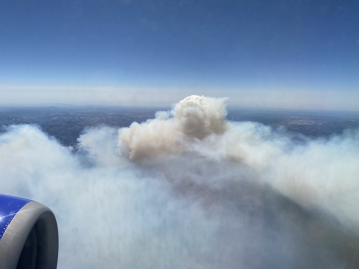 sholmes_73's tweet photo. #TamarackFire from the air. Just flying in 7/21/21 around 3pm https://t.co/rZLI3HeZez