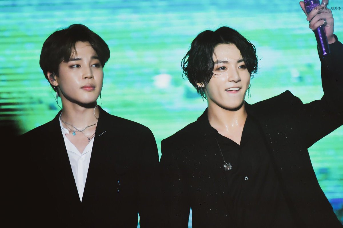 jikookheart's tweet photo. thinking about 190811 jimin and jungkook https://t.co/4QDBBWmsbH