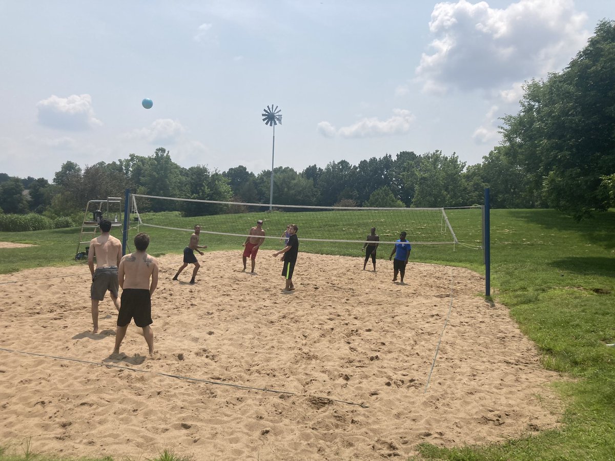 ratkaupsman's tweet photo. Nothing makes your team work better then playing sand volleyball. We try to get together weekly and do some type of outdoor event. This has helped our Management team become stronger and trust each other more##teamwork #teambuilding #changingourculture #trustoneanother https://t.co/23azgbg7mk
