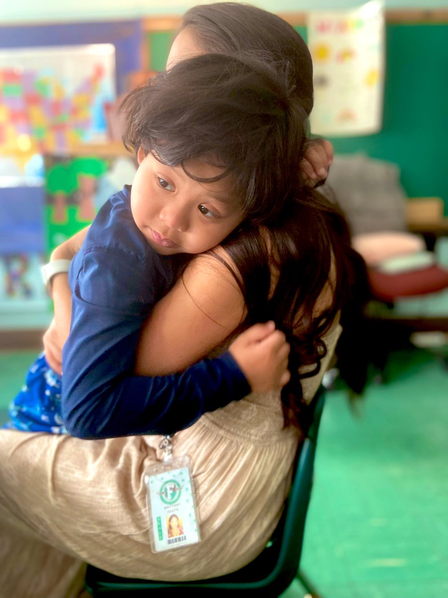 A very special moment caught on camera thanks to <a href="/alysec78/">Alyse</a> 💜 thank you so much for capturing the love that flows through room 113 everyday❣️<a href="/BMcClelland24/">Bonnie McClelland</a> #ESY21