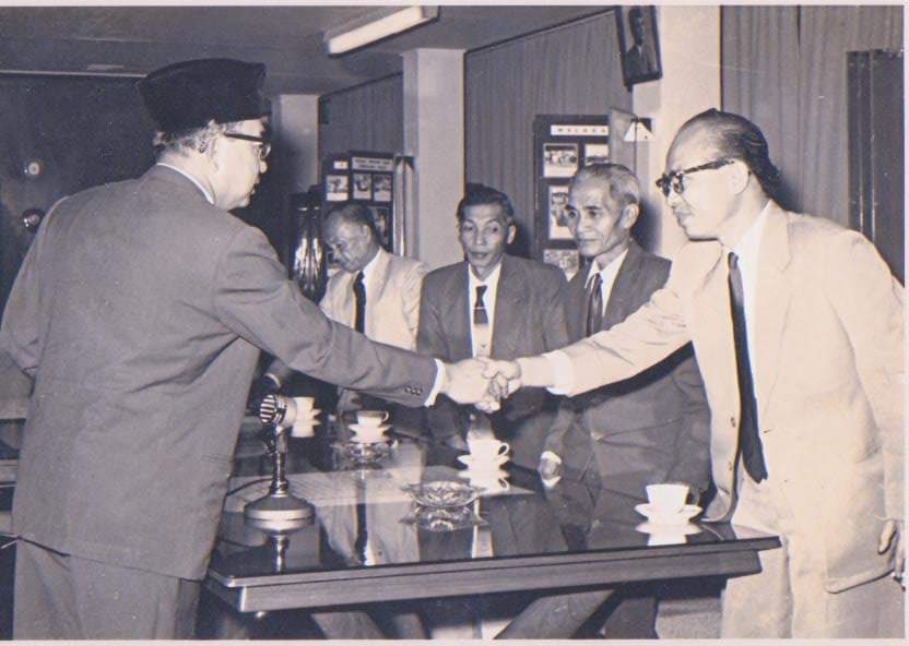 Isaac On Twitter Back Then He Apposed The National Language And Education Policy He Wanted Sarawak To Continue Using English As Our Official Language While Letting Everyone Feel Free To Learn