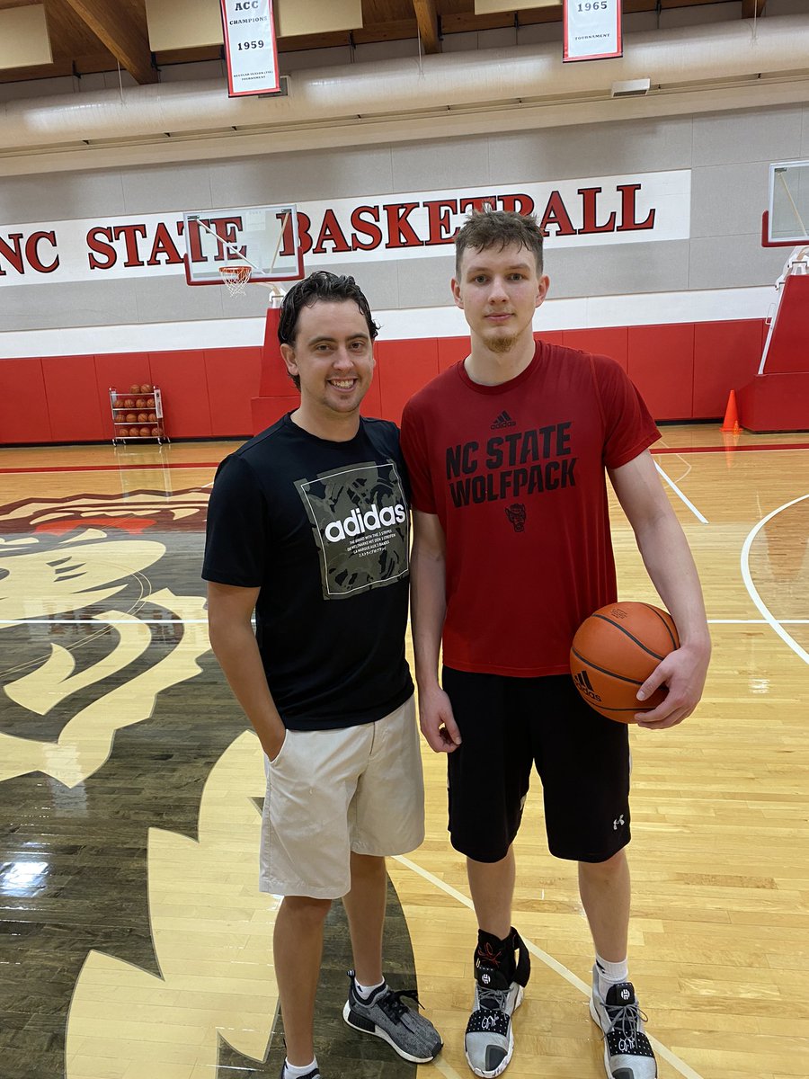 Tsjohnson33's tweet photo. Got to watch this new Laker get buckets tonight! Y’all better get ready! @Max_Farthing https://t.co/KGLIX6mEpB