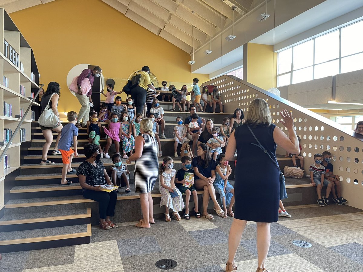 JCareyReads's tweet image. A great turn out for our Summer Reading Meet Up at the @WestportLibrary @SaugatuckSeals #seshasjoy