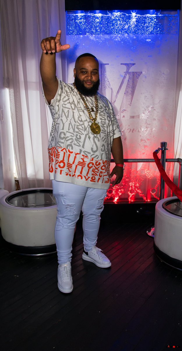 djmatik401's tweet photo. How could I not be grateful, God blessed me with everything thing I asked for and more. I work hard and never complain even when things are not going as planned, for that I’m THANKFUL. #AnotherYearOfLife 🍾 https://t.co/4LRtdf3LVF