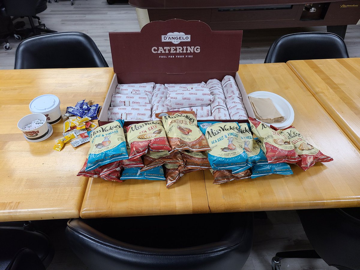 Kiltonicpost72's tweet photo. @DAngelo brought in sandwiches to show their thanks for everything we do for our veterans, military and community.   We truly have some of the best volunteers!   Thanks for the sandwiches D'Angelos! https://t.co/gj2xiHvEUS