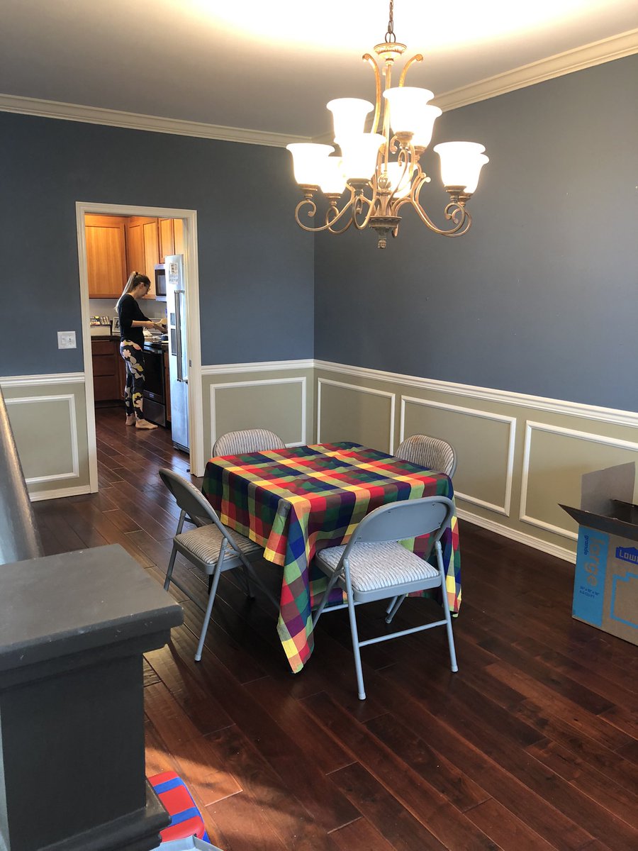 hawkstalkers's tweet photo. Thanks to the moving company’s delivery fuck up we will be ballin’ high class up in this palace until 26 August. 😂😂 #PoPimpin https://t.co/ViM7s5xcYk