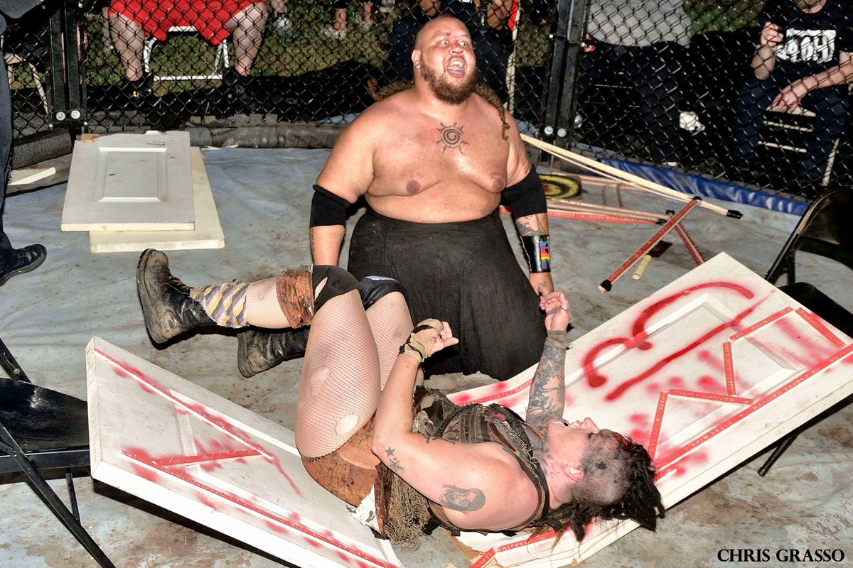 Ringsideguy's tweet photo. From @ICWNHB Pitfighter X9 #PFX9 Match #3 @SatuJinnUncivil vs. @_theyaremax_ 3/3 https://t.co/s32CDBumn6