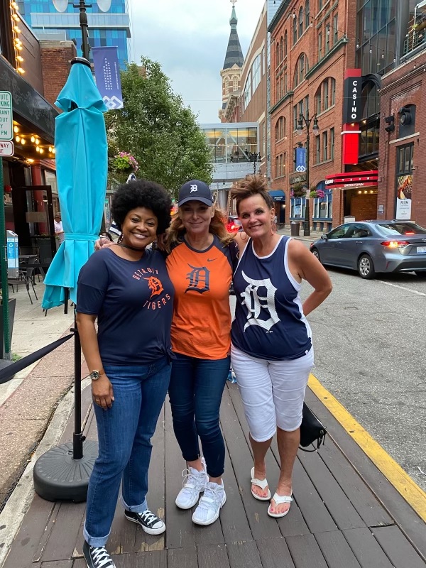 WestFoodservice's tweet photo. Team building night with the Great Lakes Hotel Supply Company &amp; GREAT LAKES WEST National Accounts Team! @TheGreekDetroit , @tigers @GreektownCasino.  #puredetroit

#team #detroitmichigan #nationalaccounts #fastcasualdining #whygreatlakes #foodserviceequipment https://t.co/hRFKKezfuu