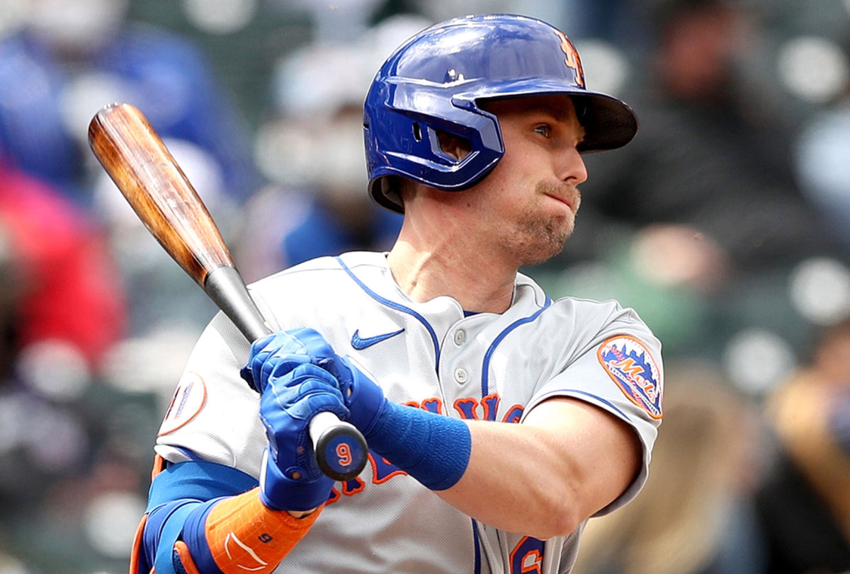 Mets' Jeff McNeil exits because of fatigue