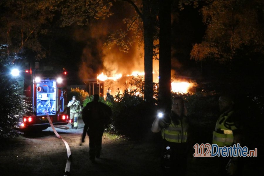 Chalet verwoest door uitslaande brand op bungalowpark in #Hooghalen. 112Drenthe.