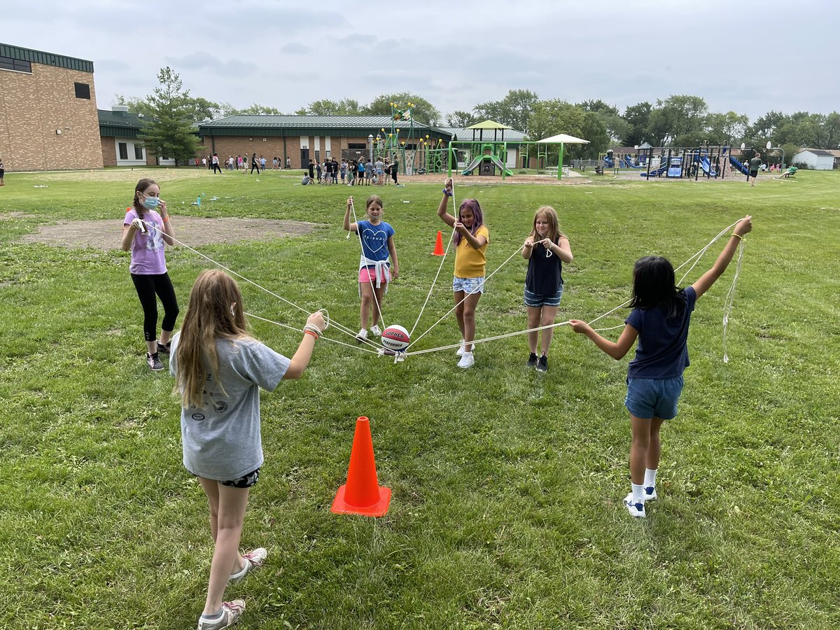 MrsSorengsClass's tweet photo. We are off to a great start this so year! Students had a lot of fun checking out our new playground and working on team building skills today. @D59Ridge #D59learns https://t.co/wfg6BijJvF