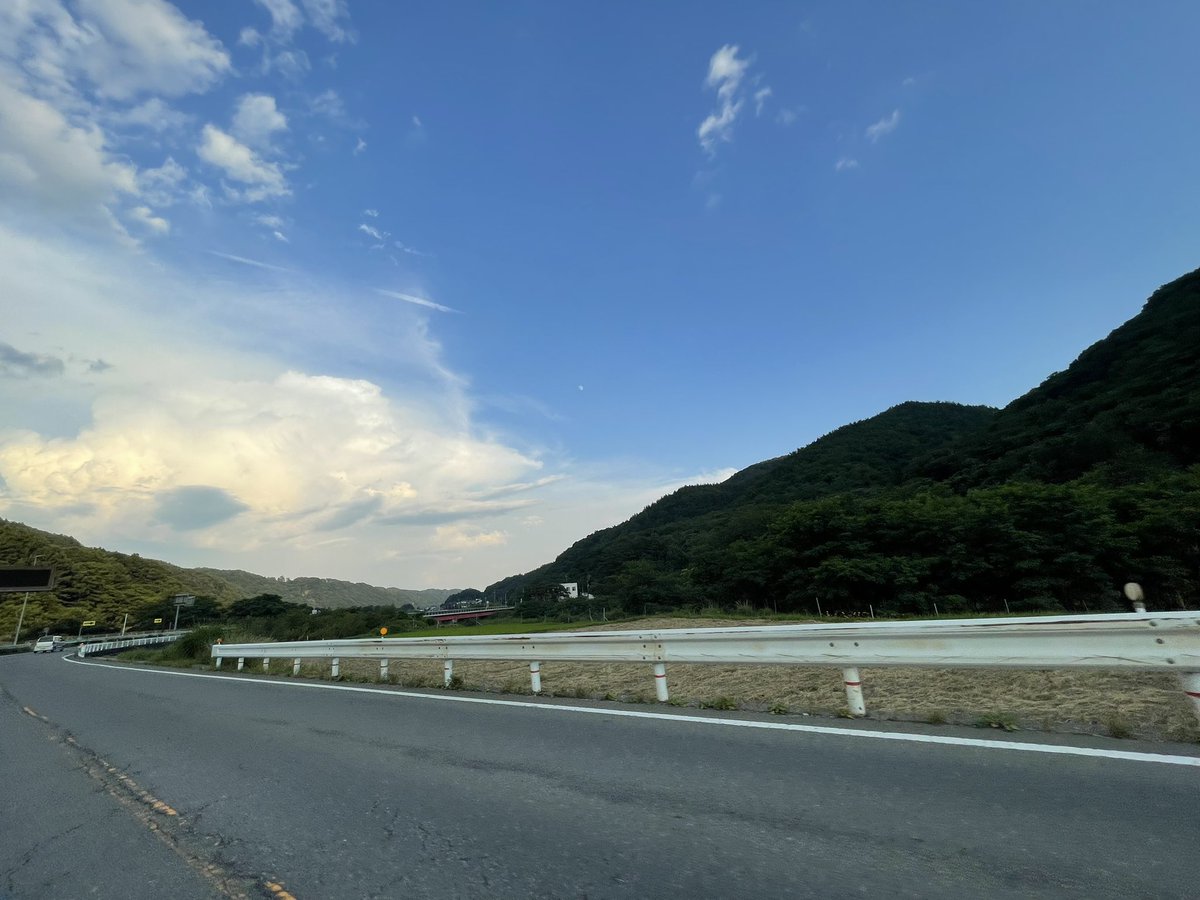 wh9c50's tweet photo. この前の長野、いい空だった https://t.co/1S9Ki2xwkt