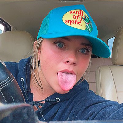 MadelynRwise's tweet photo. #NewProfilePic https://t.co/55oO0XNL2L