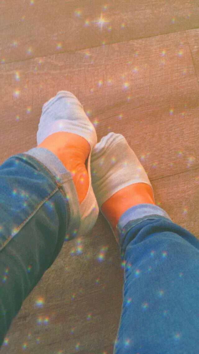sweetfeetncand1's tweet photo. @UsedSockss used gym / work / cleaning all day socks hmu if interested https://t.co/I2O9LiStdz