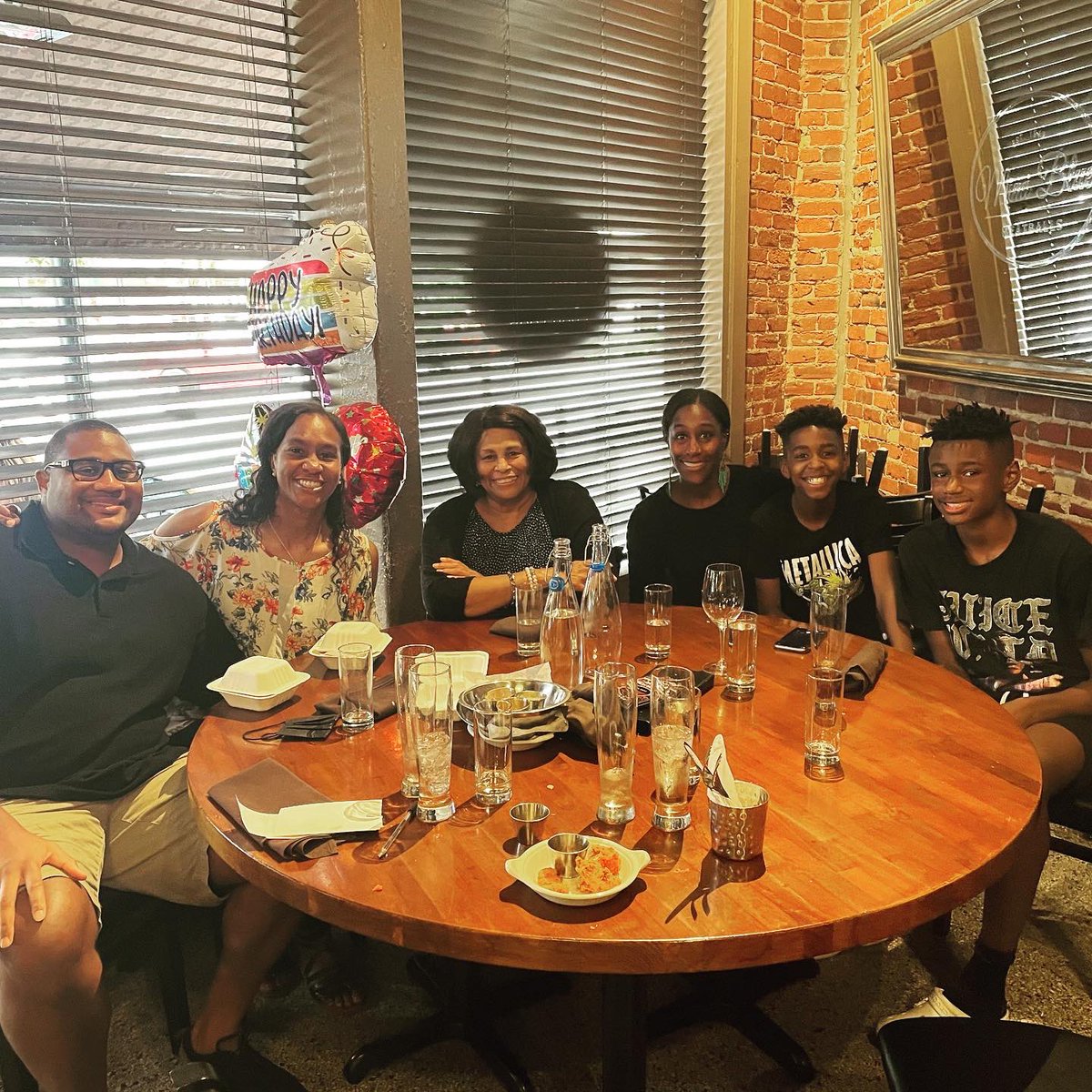 Catchin24's tweet image. Thank you, thank you, THANK YOU for all of the birthday wishes and love sent my way today 🥰🥰 I appreciate you all and am thankful to God for allowing me to see another year and to celebrate my “2-4” birthday again 🥰 

#Family #Love #Thankful #OnAMission #GodsChild #Blessed