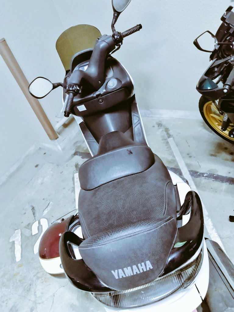 m_kon130's tweet photo. バイク帰ってきたー！
しばらく乗ってなかったから、バッテリー上がりに、エンジン不調とたくさん診てもらったのにお安くしてもらいました。快調です(๑•̀ㅂ•́)ﻭ https://t.co/FgPw6RSoM1