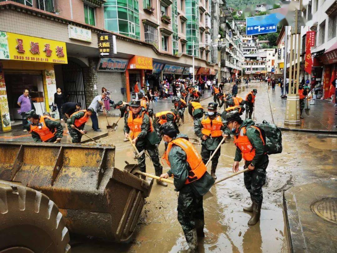 YokaiSuki's tweet image. 前有98长江抗洪，今有21河南救灾
党依旧是人民的党，军队依旧是人民的军队
（+1s   +1s）