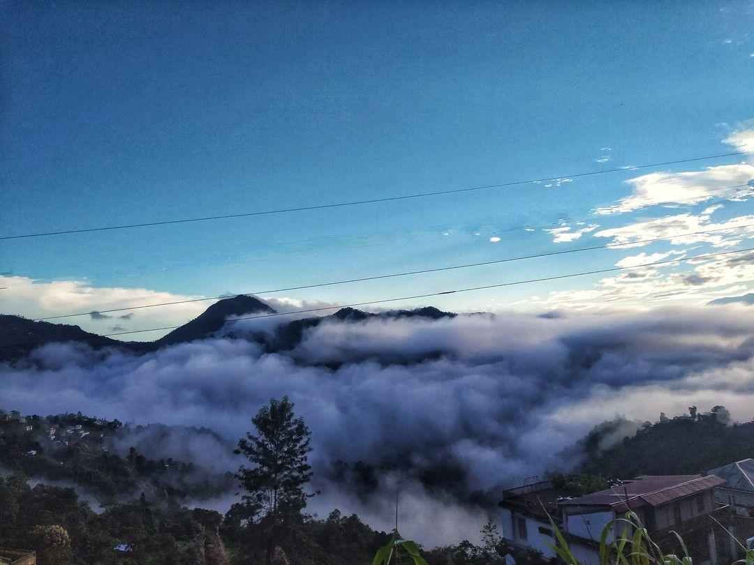 mizoraminsta's tweet photo. Morning scene view from Zemabawk, Aizawl
.
.
Pic credit ๐ท @rinfela_first_of_his_name
.
.
.
#morning #morningscene #mizoram #mizoraminsta #northeastIndia #travel #zingkar #cloudy #cloud #seaofclouds #season #monsoonseason #chhum #zemabawk #aizawl https://t.co/Qgrry4qkdS