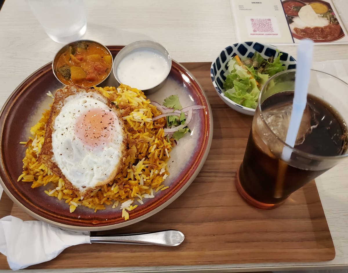 komatasotk's tweet photo. Rubymurray
海老ビリヤニ
コーラ
#ビリヤニ #biryani
#ルビーマーレー #rubymurry
#恵比寿 https://t.co/RygWlJRBlN