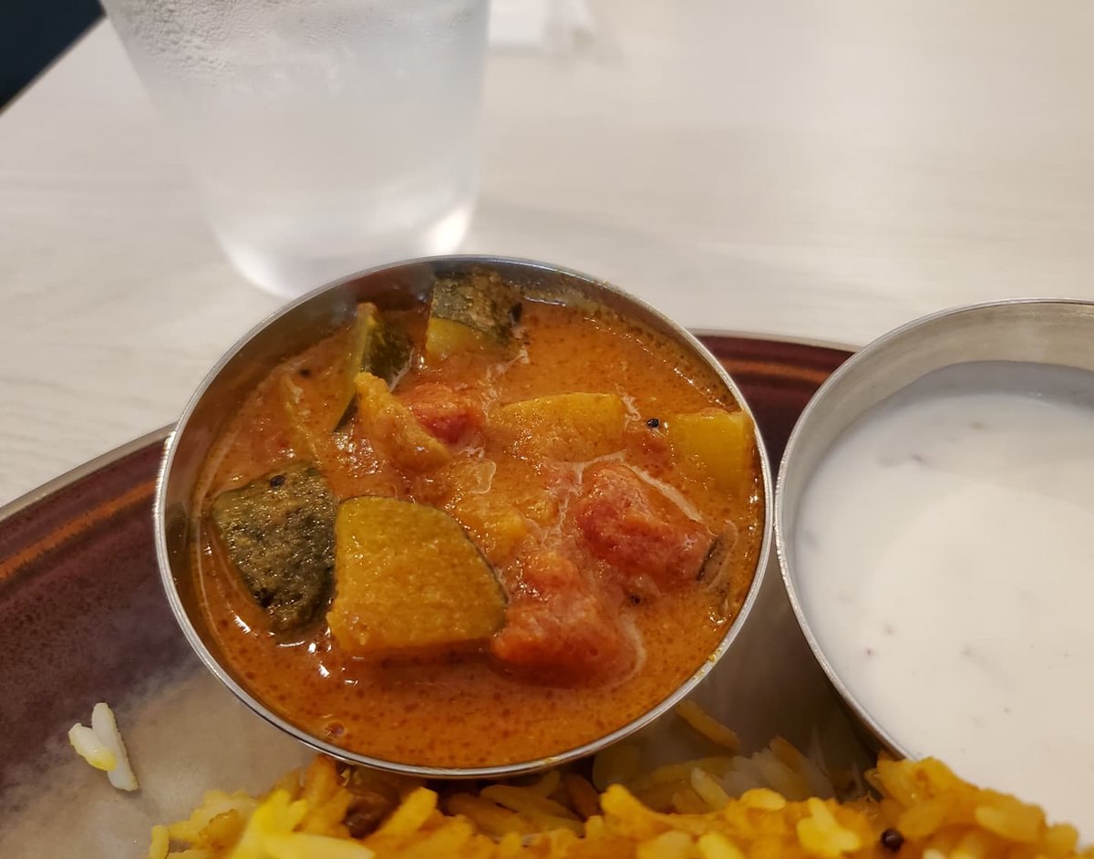 komatasotk's tweet photo. Rubymurray
海老ビリヤニ
コーラ
#ビリヤニ #biryani
#ルビーマーレー #rubymurry
#恵比寿 https://t.co/RygWlJRBlN