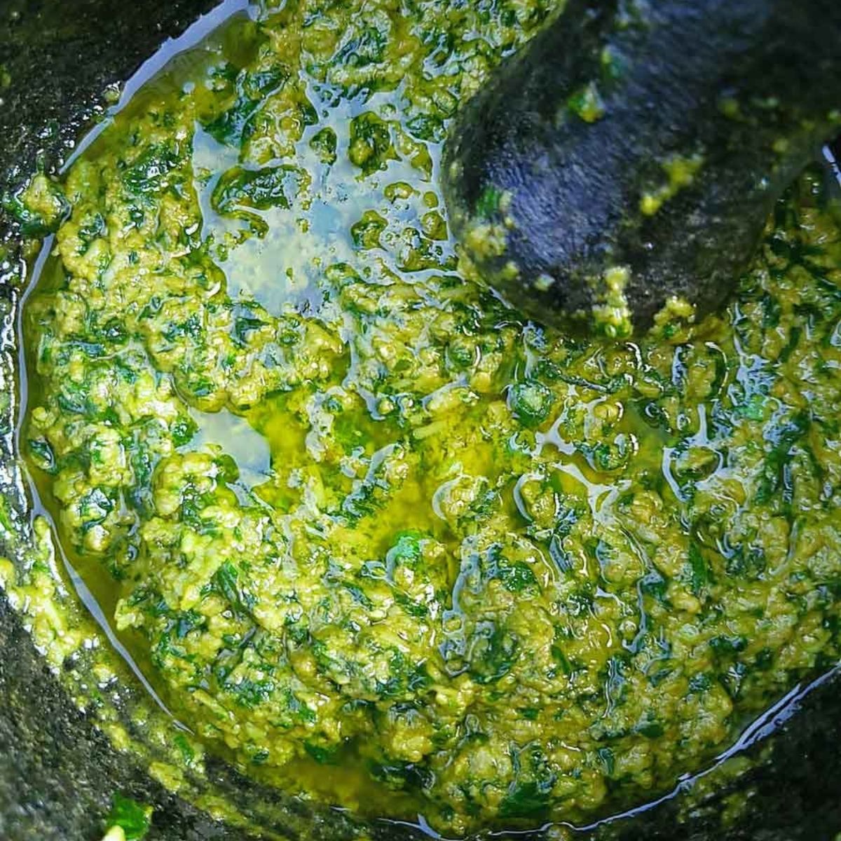 carnivalcooking's tweet photo. Homemade #pesto is much easier than you think and tastes much better than store-bought. Learn How to Make "Real" Fresh #Basil Pesto in just 15 minutes with all the tips and tricks to get it right!
Recipe link https://t.co/n9xv6u6s5K https://t.co/zajtT9t3TC