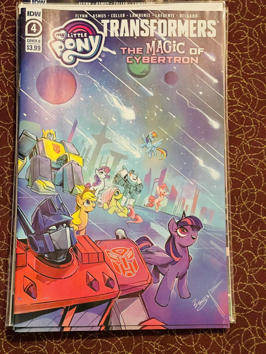 Sorry for the delay - Long day!! Thanks @GCComics @IDWPublishing MLP Transformers II part 4 Finale! @IanFlynnBKC @CaseyWColler @jakemwood @JamesAsmus @JLawrence_Art #joanalafuente #luisantoniodelgado #neiluyetake @TonyFleecs @AdamBryceThomas #bethanymcguiresmith @TheIllustriousQ