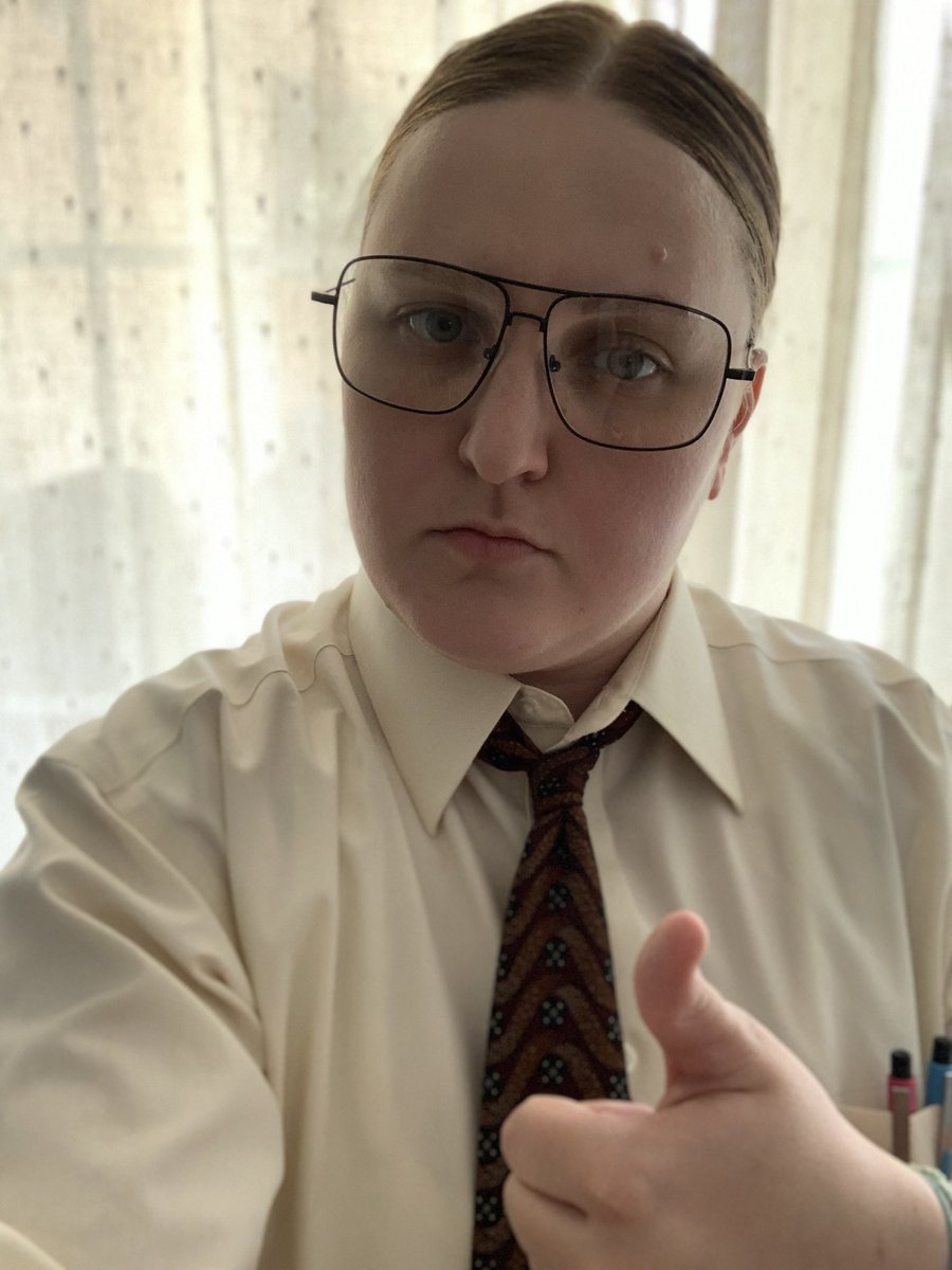 vlhedger111's tweet photo. Hosted a virtual The Office Bingo for work and my costume was a success! Hope I did you proud @rainnwilson #TheOffice #dwightschrute #formyjob https://t.co/puxdvB28zP
