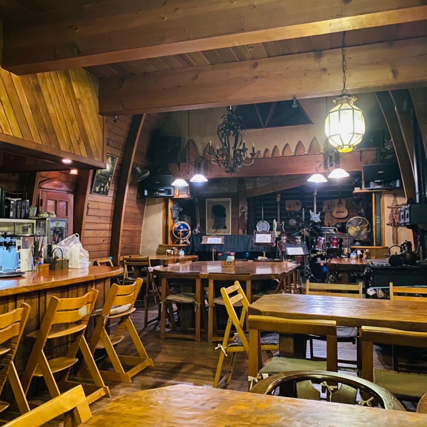 ふのぼりあゆむ 軽井沢別荘チャンネル 夏の軽井沢は 異常に飲食店が混みます 予約なしではほとんど希望の時間通りにはお店に入れません しかし 中軽井沢より少し西側に足を延ばせば 若干可能性が Tomy カナダハウス 自家製ハンバーグ 肉肉しくて