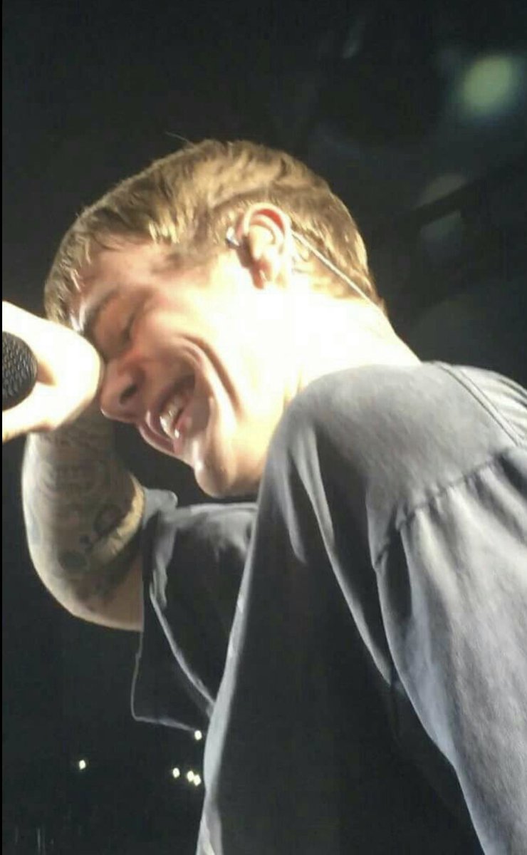 bieberisbae____'s tweet photo. If i had a dollar for every time i fell in love with you maybe I’d have a chance to meet you🥺 @justinbieber https://t.co/vfermUpVST