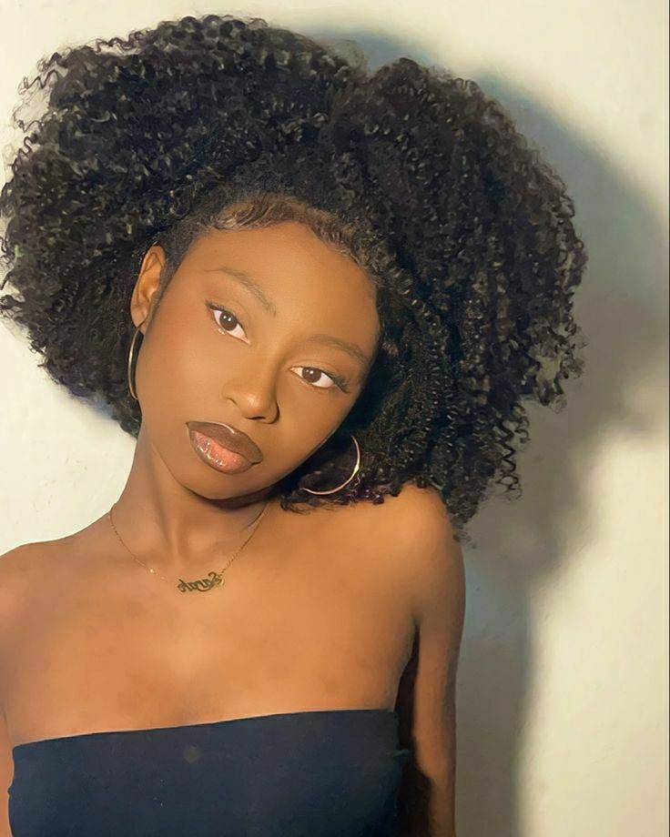 Gorgeous 😍 
#CurlyHair #BlackGirlsRock
.
Courtesy of <a href="/osnapitzsar/">sar</a>